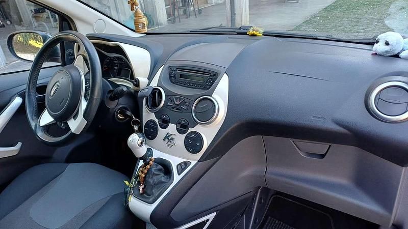 Usata Ford Ka Titanium 75 CV (55 kW) 2013 Nero Utilitaria
