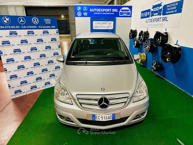 Usata Mercedes B200 140 CV (102 kW) 2010 Argento Monovolume