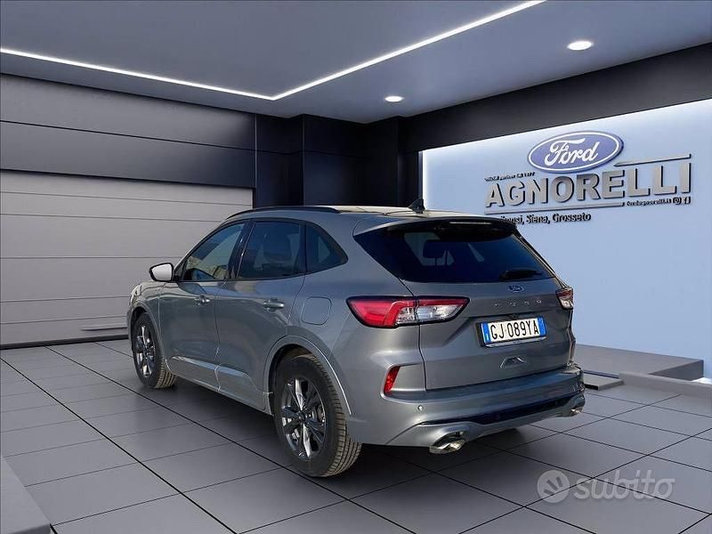 Usata Ford Kuga ST-Line 120 CV (88 kW) 2022 Grigio SUV