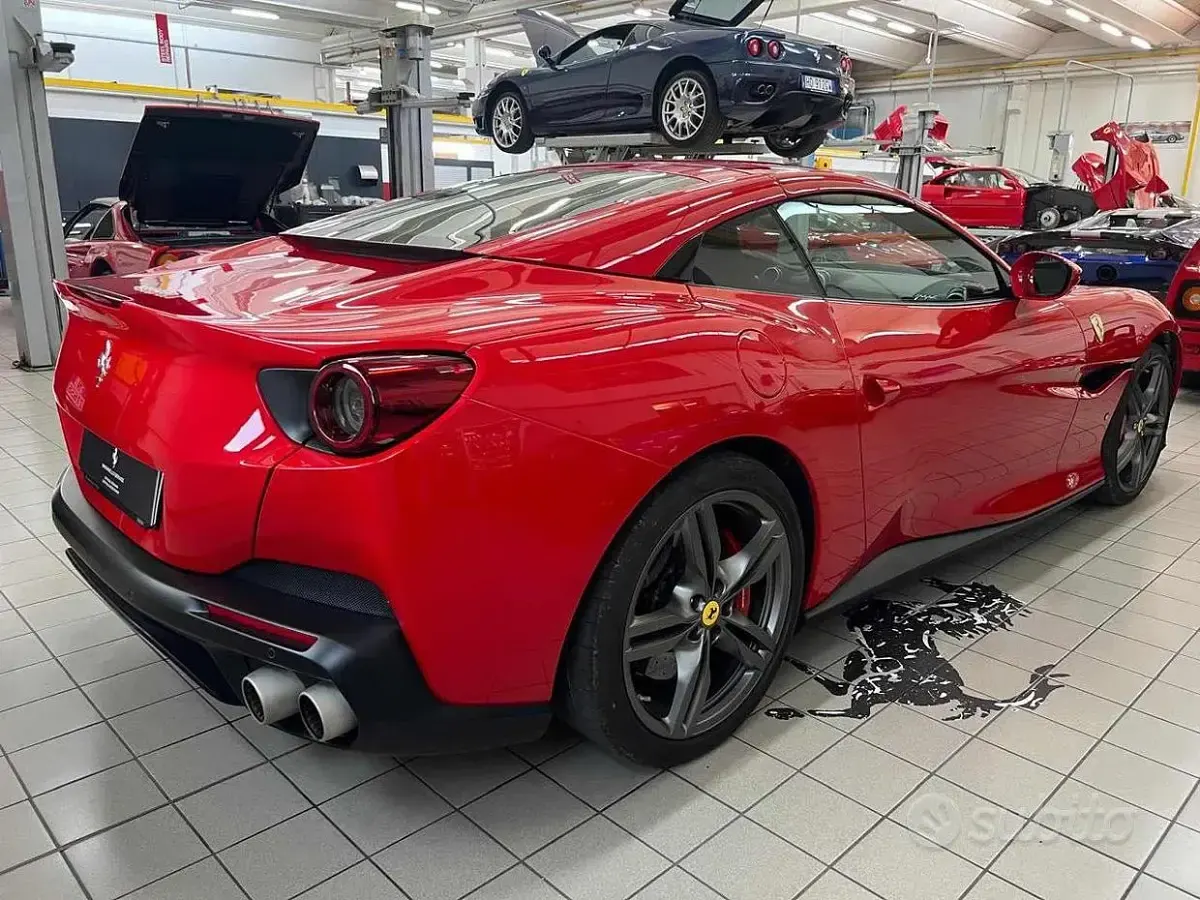 Usata Ferrari Portofino 600 CV (441 kW) 2019 Rosso Cabrio