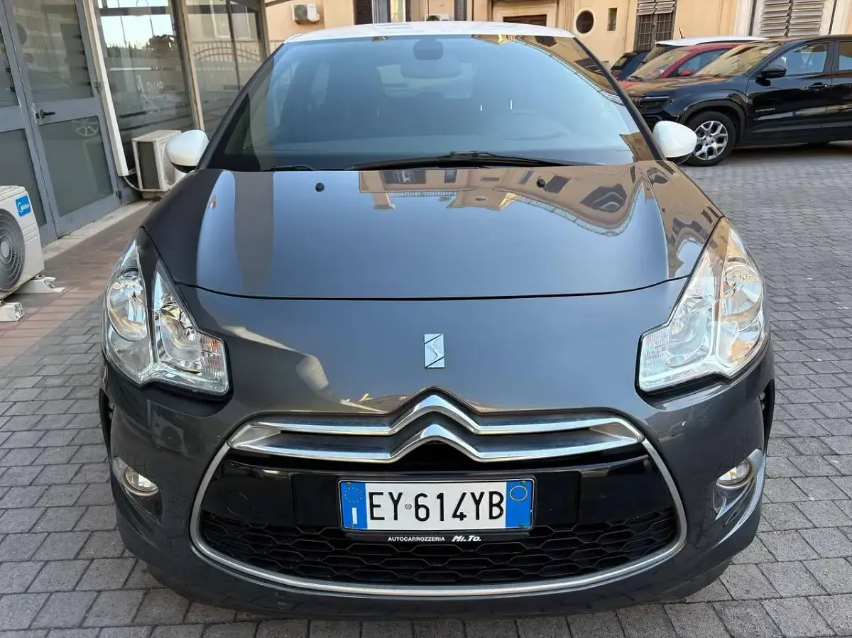 Usata Citroën DS3 So Chic 99 CV (72 kW) 2015 Grigio Berlina