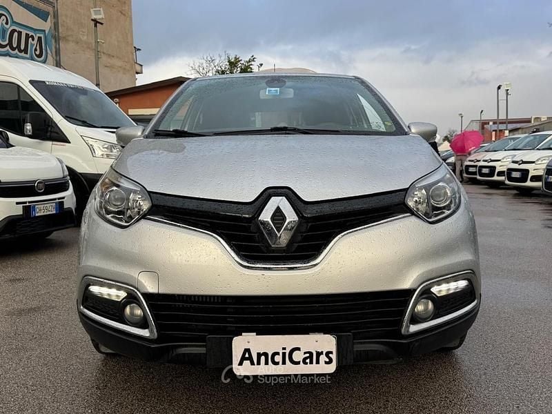 Usata Renault Captur 90 CV (66 kW) 2013 Argento SUV