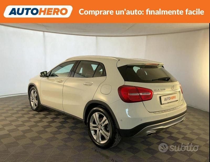 Usata Mercedes GLA220 170 CV (125 kW) 2015 Bianco SUV