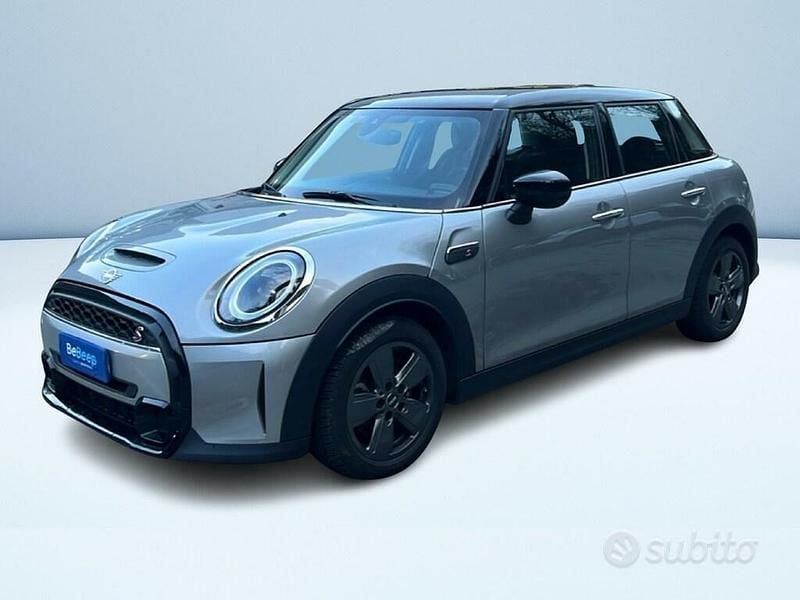 Usata Mini Cooper S 178 CV (130 kW) 2023 Argento Utilitaria