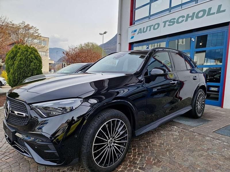 Usata Mercedes GLC220 AMG 197 CV (144 kW) 2023 Schwarz  unilack SUV