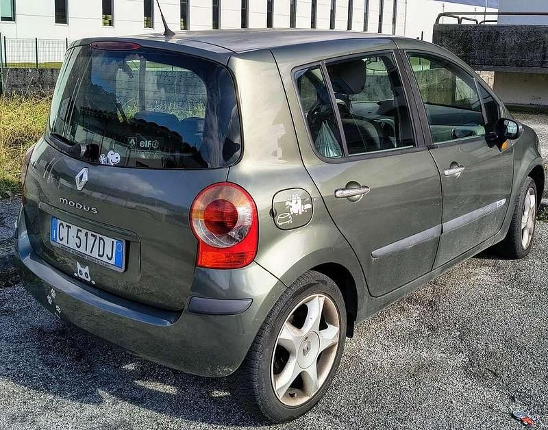 Usata Renault Modus Privilege 86 CV (63 kW) 2005 Grigio Monovolume