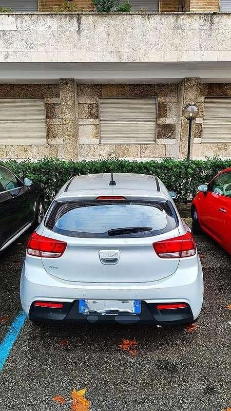 Usata Kia Rio GT-Line 101 CV (74 kW) 2023 Grigio Berlina