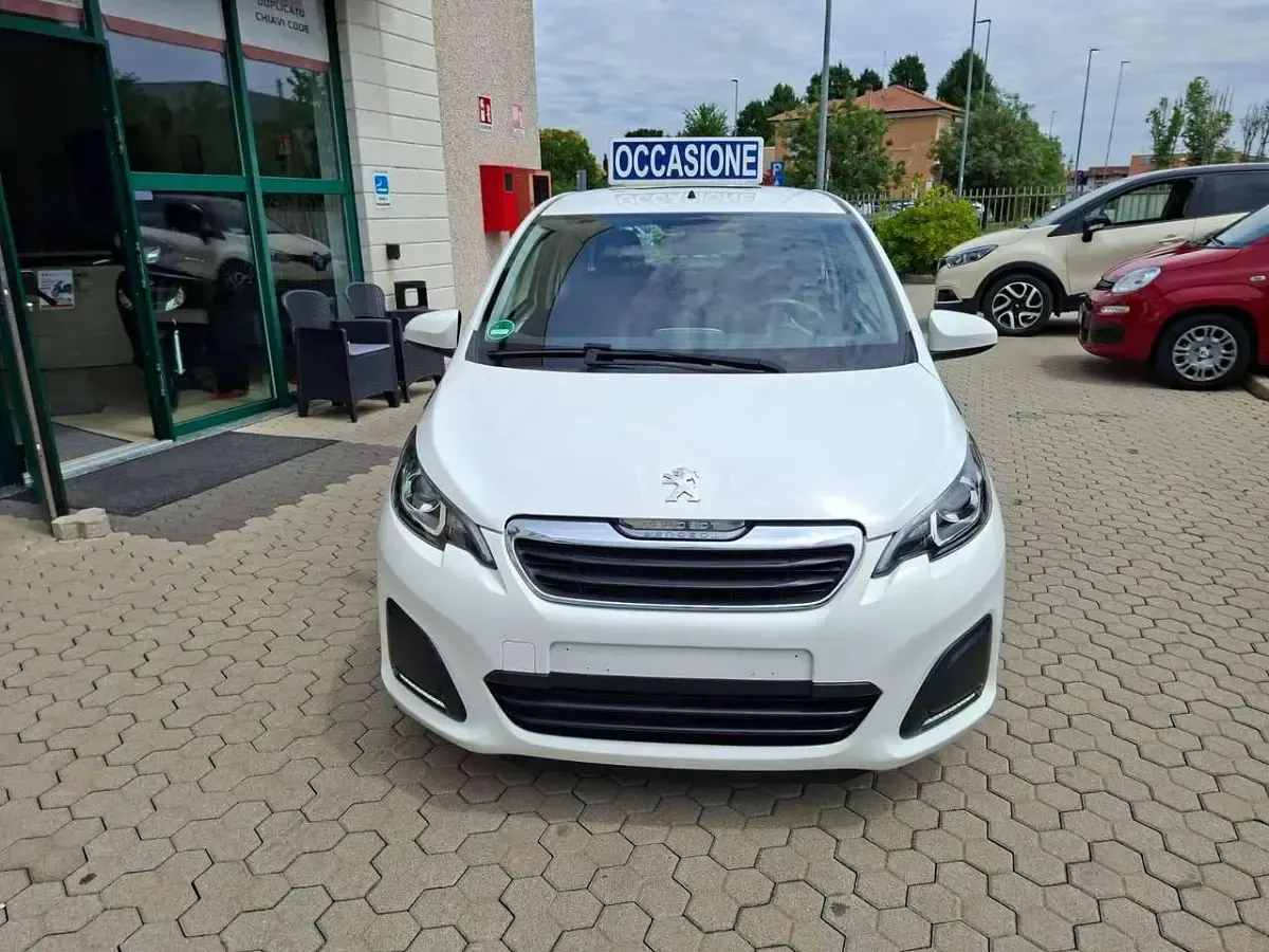 Usata Peugeot 108 Active 69 CV (50 kW) 2014 Bianco Utilitaria