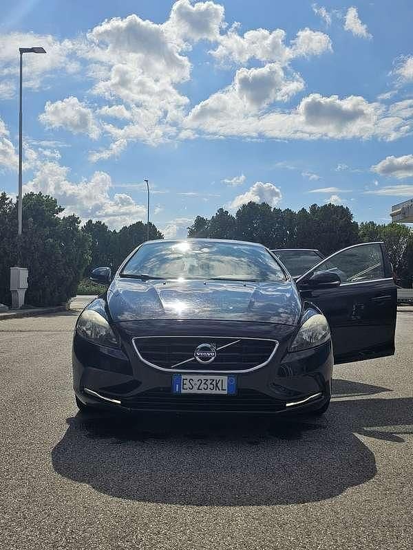 Usata Volvo V40 114 CV (83 kW) 2013 Nero Station wagon