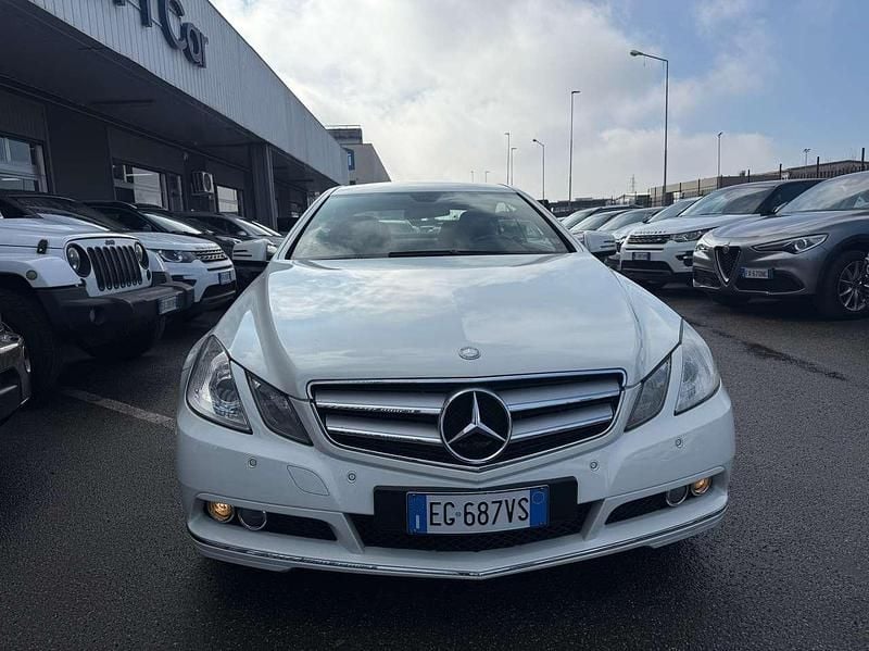 Usata Mercedes E250 Avantgarde 204 CV (150 kW) 2010 Bianco Coupé