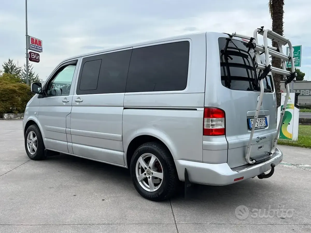 Usata VW Multivan Highline 131 CV (96 kW) 2004 Argento Monovolume