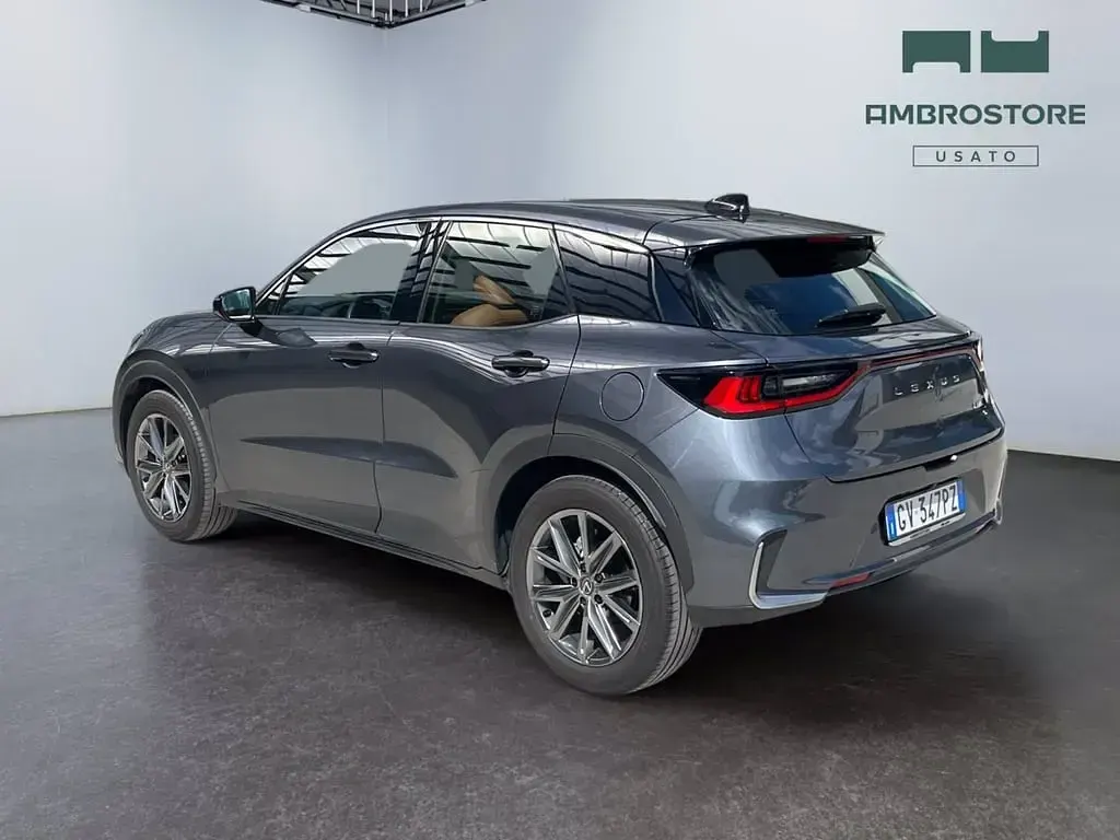 Usata Lexus LBX 136 CV (100 kW) 2024 Grigio scuro SUV