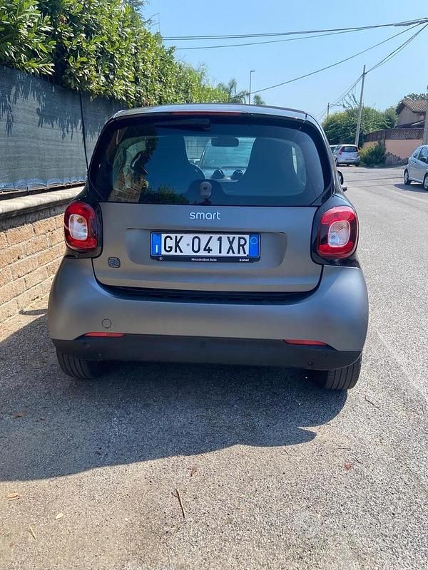 Usata Smart ForTwo Electric Drive 41 kW (56 CV) 2022 Grigio Utilitaria