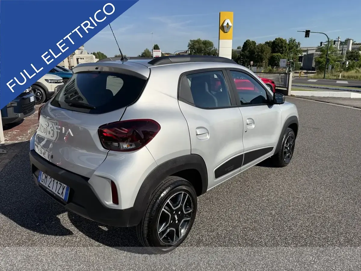 Usata Dacia Spring Comfort 19 kW (26 CV) 2023 Grigio Utilitaria