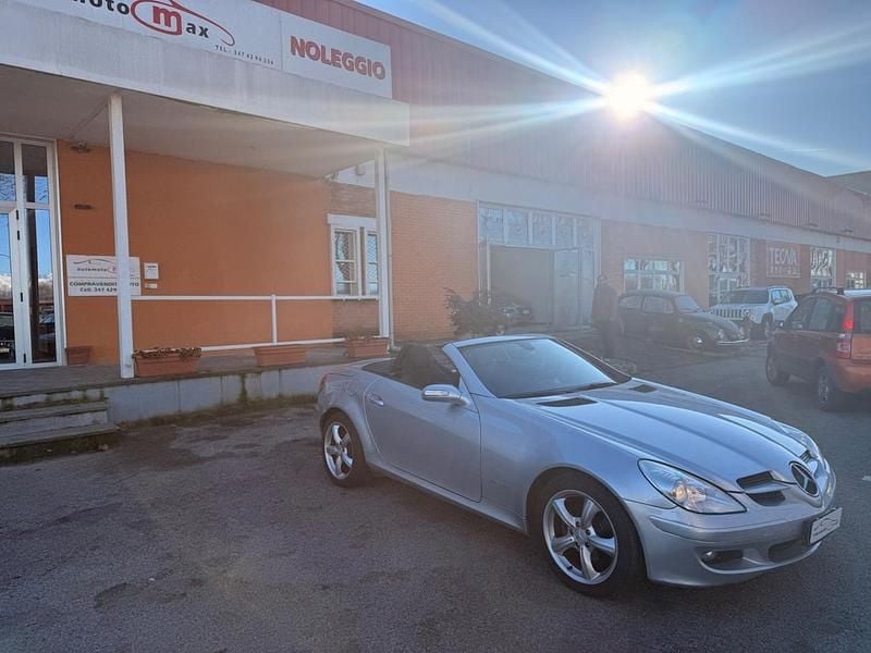 Usata Mercedes SLK200 163 CV (119 kW) 2007 Argento Cabrio