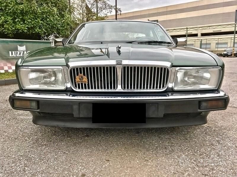 Usata Jaguar XJ40 Sovereign 213 CV (156 kW) 1988 Verde Berlina