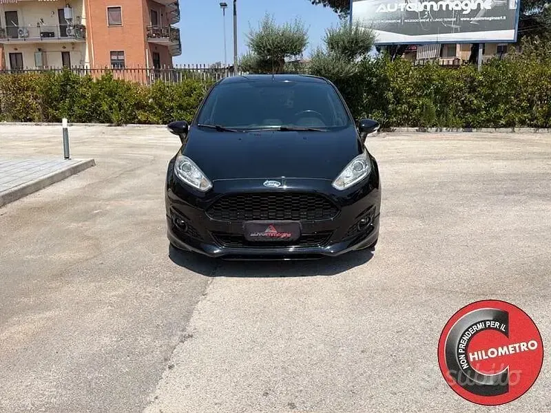 Usata Ford Fiesta ST-Line 75 CV (55 kW) 2017 Nero Utilitaria