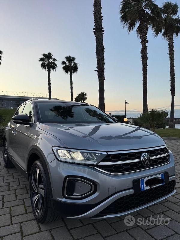 Usata VW T-Roc Style 110 CV (80 kW) 2022 Argento SUV