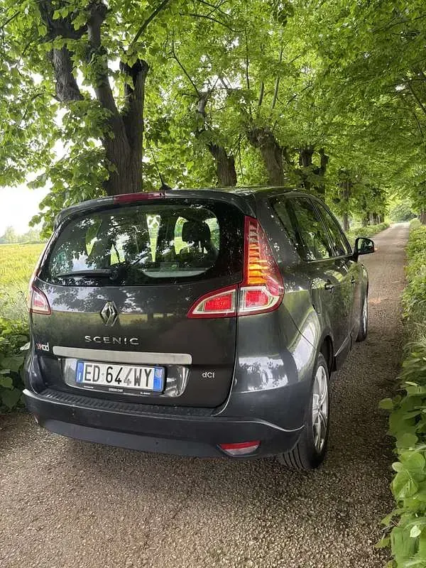 Usata Renault Scenic E-Tech Dynamique 110 CV (80 kW) 2010 Grigio Monovolume