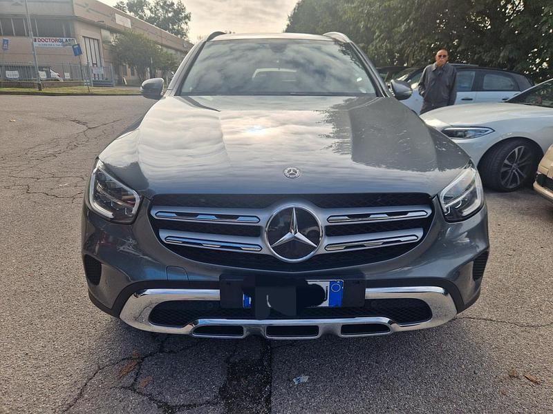 Usata Mercedes GLC220 Premium 194 CV (142 kW) 2019 Grigio Station wagon