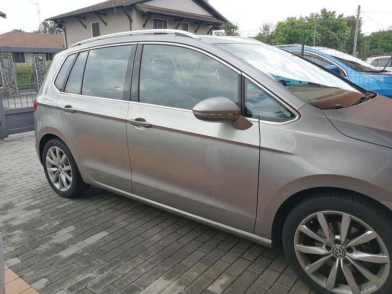 Usata 2015 VW Golf Sportsvan Highline Monovolume | 11.500 € (Buon prezzo) - Immagine 1/4