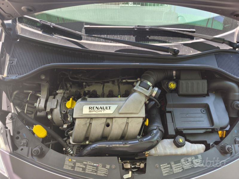 Usata Renault Clio R.S. R.S. 203 CV (149 kW) 2012 Grigio Utilitaria