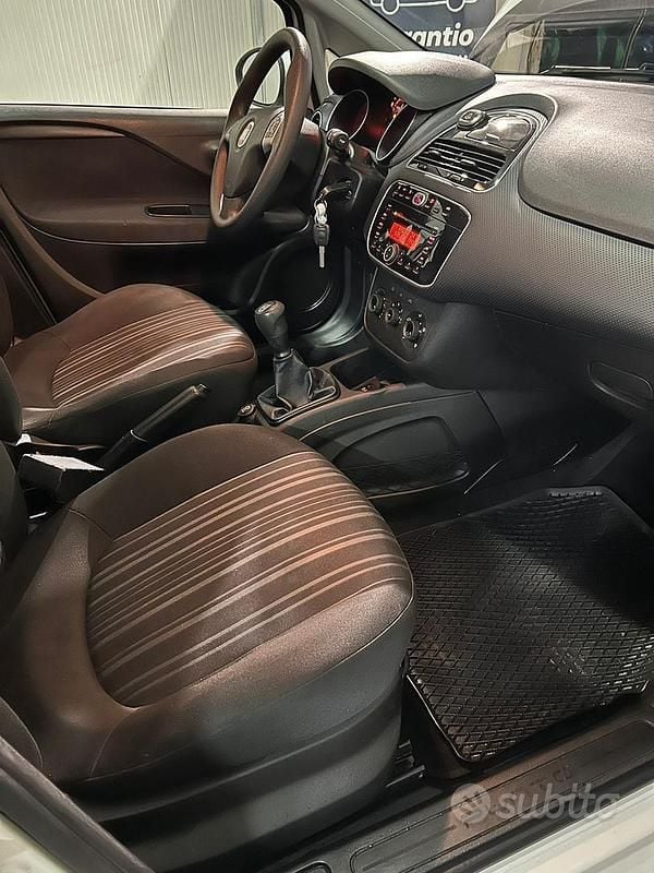 Usata Fiat Punto Evo S 75 CV (55 kW) 2011 Bianco Utilitaria