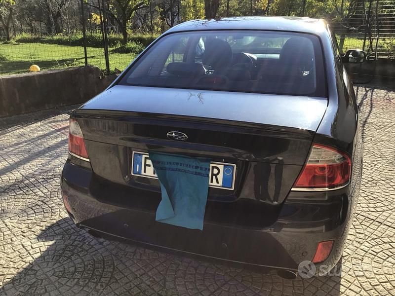 Usata Subaru Legacy 245 CV (180 kW) 2009 Nero Berlina