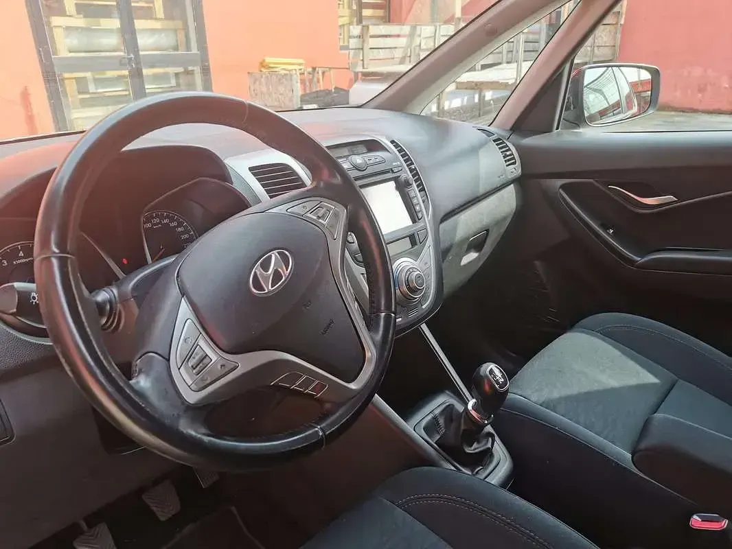 Usata Hyundai ix20 Xpossible 90 CV (66 kW) 2015 Nero Utilitaria