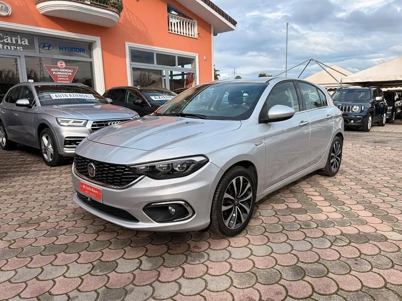Usata Fiat Tipo Lounge 120 CV (88 kW) 2019 Argento Berlina