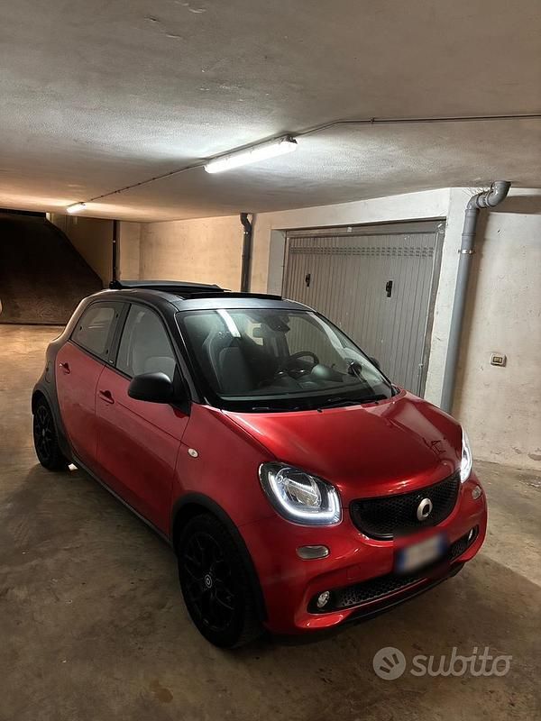 Usata Smart ForFour Prime 71 CV (52 kW) 2017 Rosso Utilitaria
