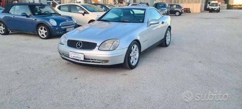 Usata Mercedes SLK200 193 CV (141 kW) 1999 Argento Cabrio
