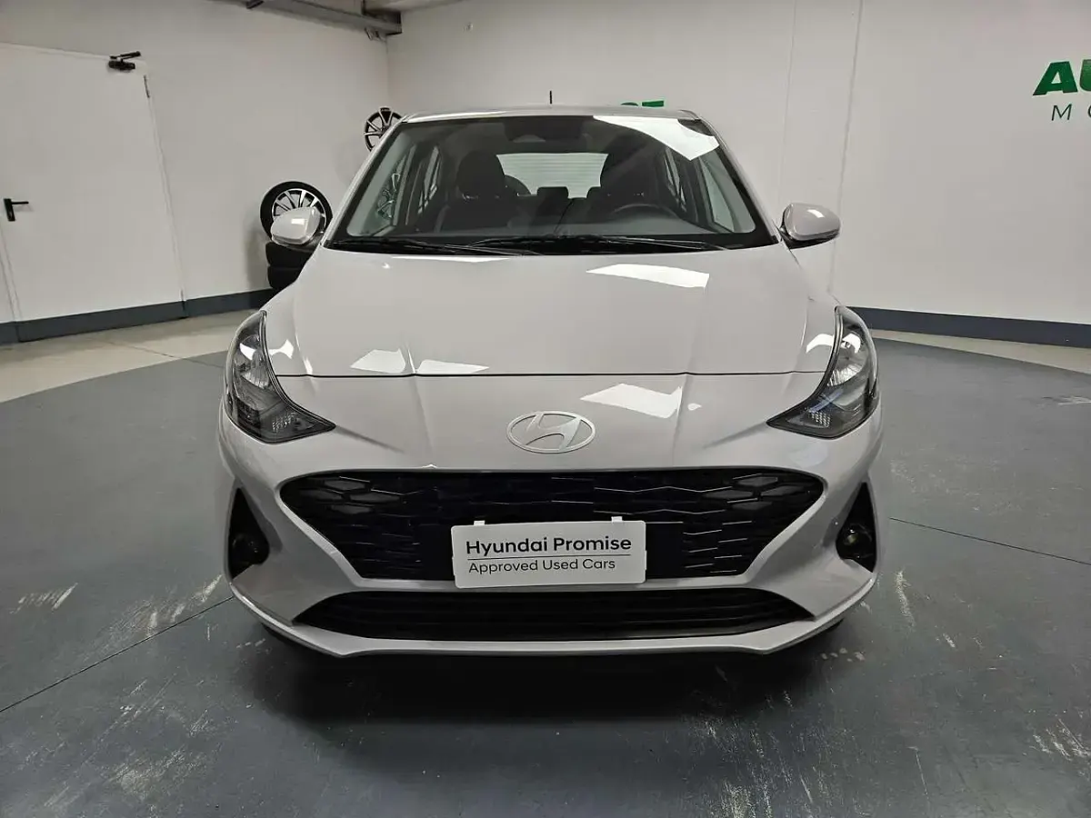 Usata Hyundai i10 67 CV (49 kW) 2023 Grigio Utilitaria