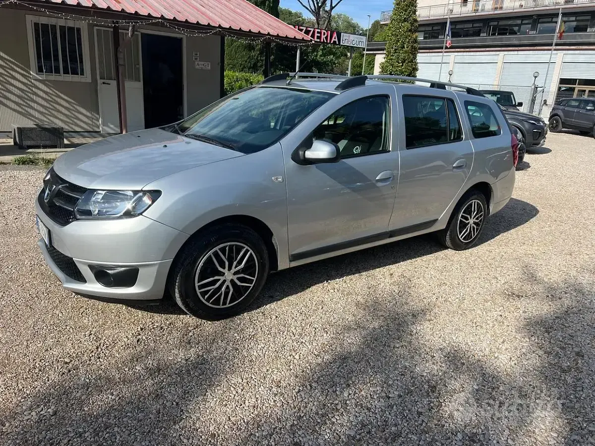 Usata Dacia Logan MCV Lauréate 90 CV (66 kW) 2014 Grigio Station wagon
