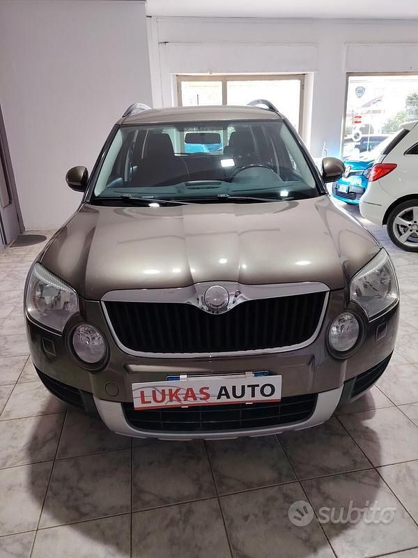 Usata Skoda Yeti Active 105 CV (77 kW) 2010 Marrone SUV