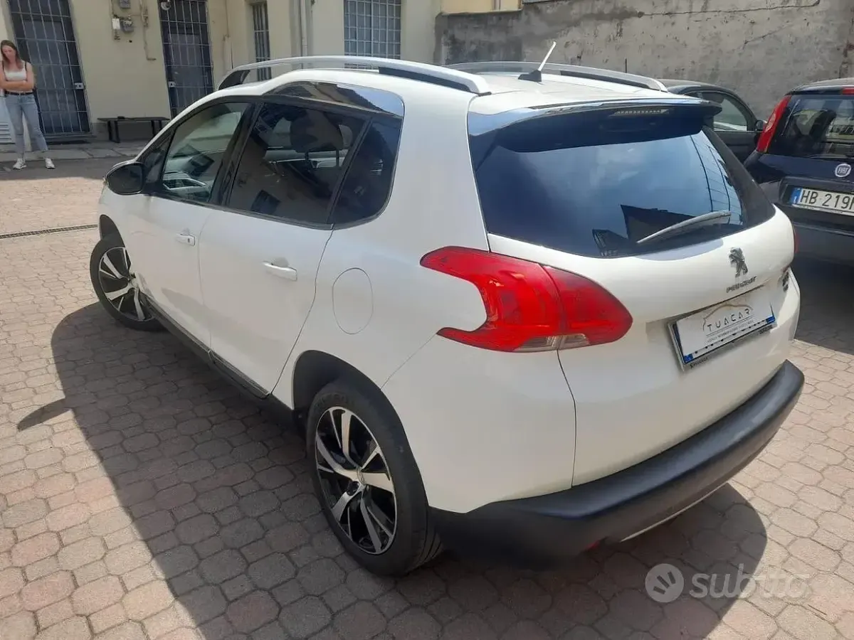 Usata Peugeot 2008 Allure 110 CV (80 kW) 2015 Bianco SUV