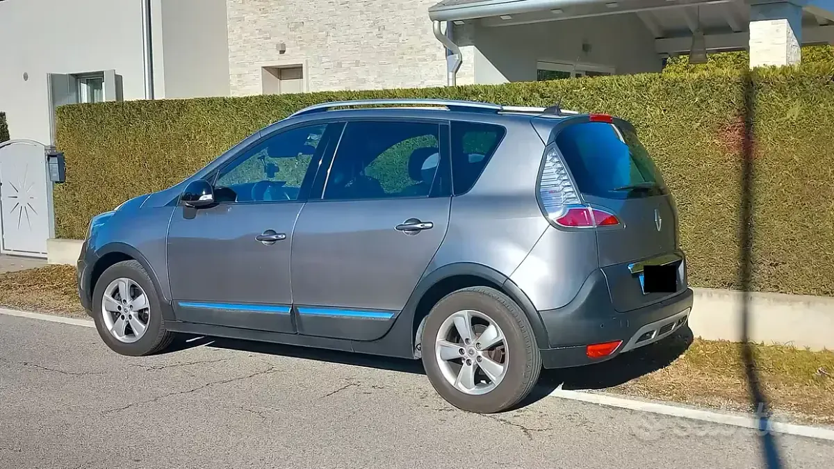Usata Renault Scénic III 132 CV (97 kW) 2014 Grigio Monovolume
