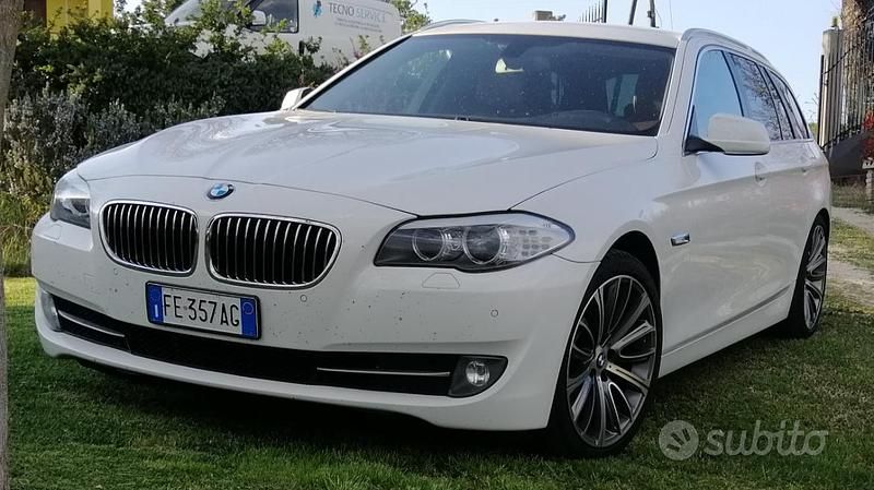 Begagnad BMW 520 Efficient Dynamics 2016 Vit Kombi
