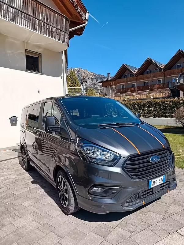 Usata Ford Tourneo Sport 2023 Grigio Monovolume
