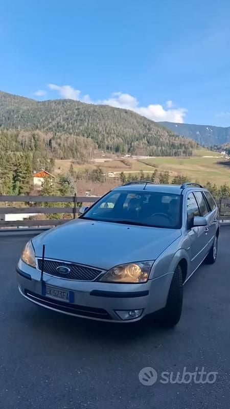 Usata Ford Mondeo 131 CV (96 kW) 2003 Grigio Station wagon
