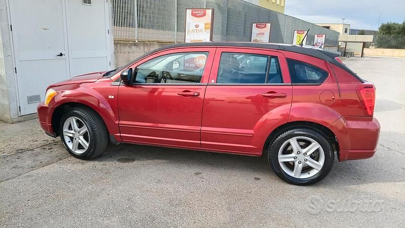 Usata Dodge Caliber SXT 140 CV (102 kW) 2009 Rosso Utilitaria