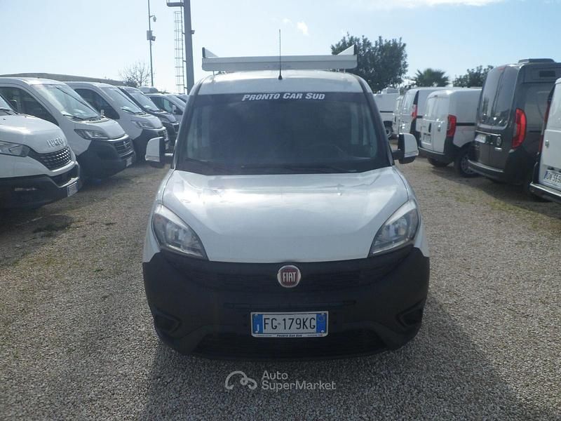 Usata Fiat Doblò 105 CV (77 kW) 2017 Bianco Monovolume