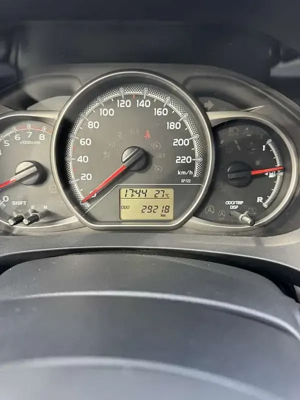 Usata Toyota Yaris Active 69 CV (50 kW) 2016 Nero Berlina