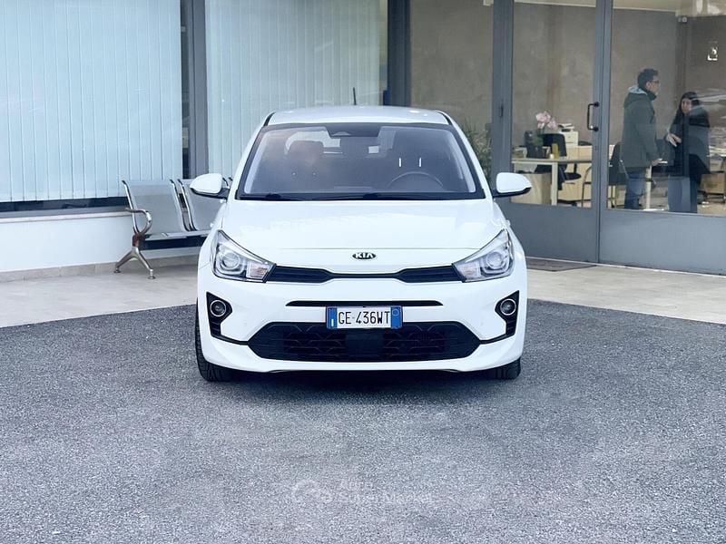 Usata Kia Rio GT-Line 101 CV (74 kW) 2021 Bianco Berlina