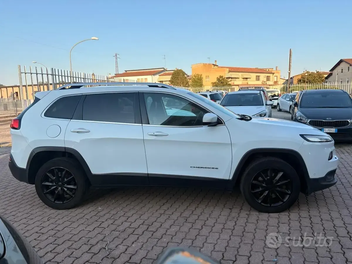 Usata Jeep Cherokee 170 CV (125 kW) 2014 Bianco SUV