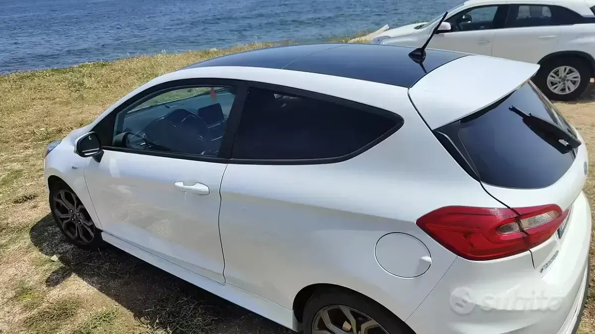 Usata Ford Fiesta ST-Line 100 CV (73 kW) 2018 Bianco Utilitaria