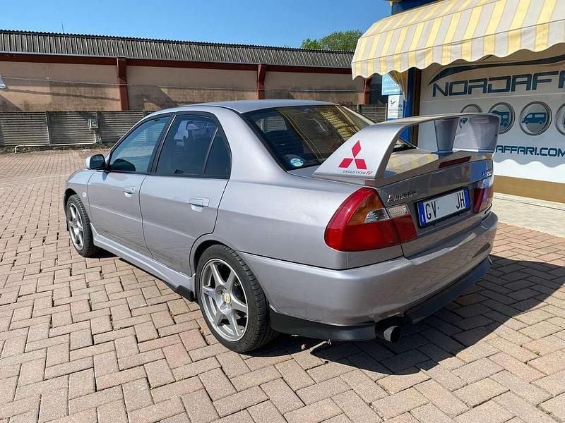Usata Mitsubishi Lancer 280 CV (205 kW) 1997 Grigio Berlina