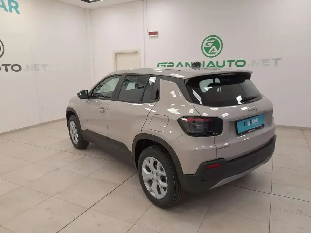 Nuova Jeep Avenger Altitude 110 CV (80 kW) 2026 Beige SUV