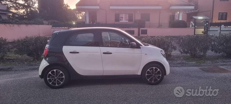 Usata Smart ForFour 2017 Bianco Utilitaria