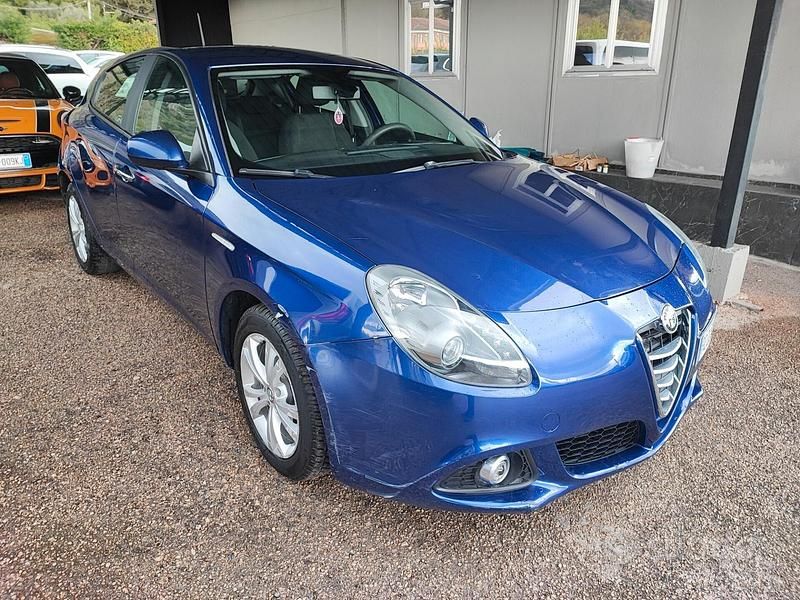 Usata Alfa Romeo Giulietta Distinctive 120 CV (88 kW) 2016 Blu Utilitaria